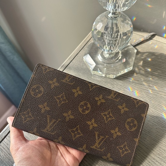 Louis Vuitton envelope wallet. See all pictures for any call outs. - Picture 3 of 13